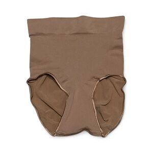 SKIMS Seamless Sculp
High Waist Brief Size Small/medium New